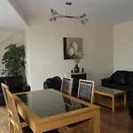 Hotel apartamentowy The Courtyard Carrick on Shannon