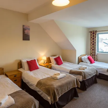 The Courtyard 3*